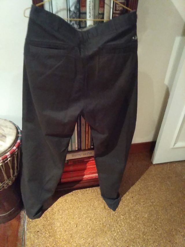 pantalón chico verde oscuro marca LOST