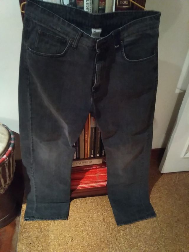 vaquero negro chico made in Pasaia (Guipúzcoa)