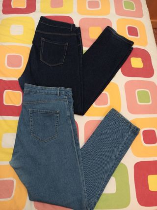 Pantalones vaqueros chica talla 46 de segunda mano por 10 EUR en Burjassot  en WALLAPOP