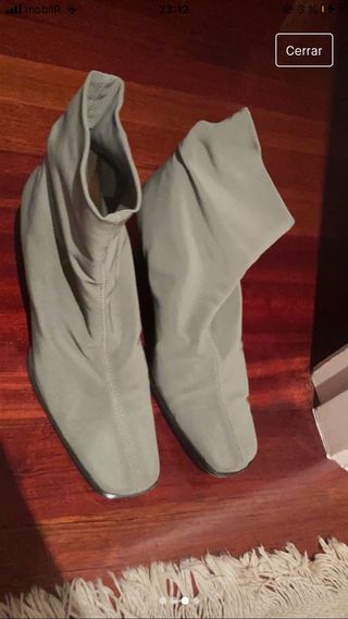 Botines gris de licra Jaime Mascaró de segunda mano por 15 EUR en Vigo en  WALLAPOP