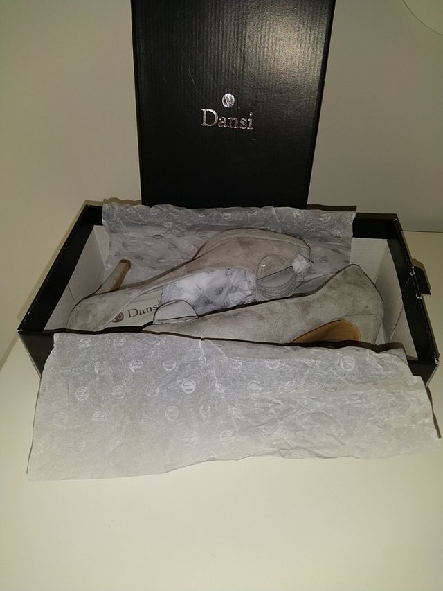 Zapatos de piel con tacón marca Dansi