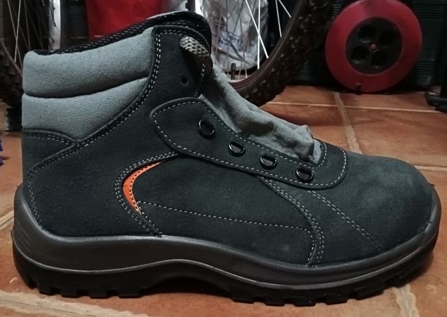 Botas de seguridad.