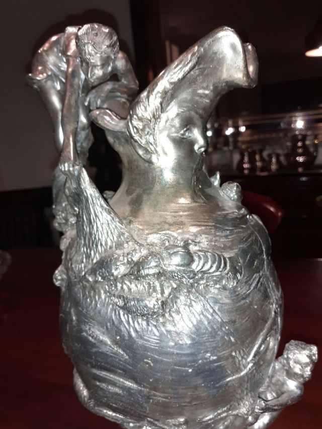 Jarra antigua de subasta