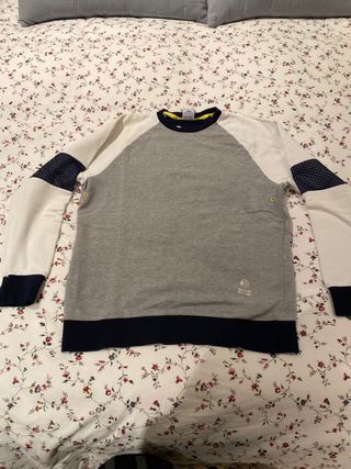 Sudadera Reebok gris de segunda mano por 10 EUR en Valencia en WALLAPOP