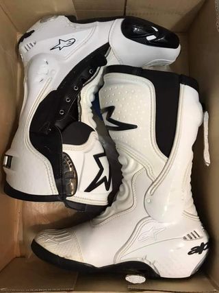 Botas alpinestars de segunda mano por 150 EUR en Cedeira en WALLAPOP