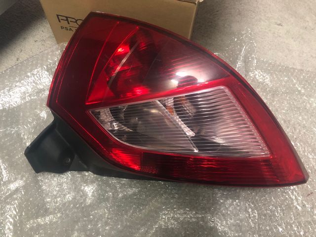 Piloto trasero derecho Renault Megane II