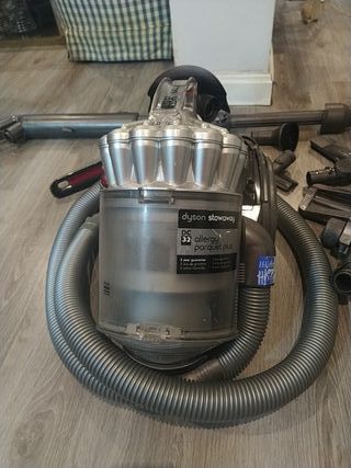 Dyson dc32 allergy parquet plus de segunda mano por 215 EUR en Las Rozas de  Madrid en WALLAPOP