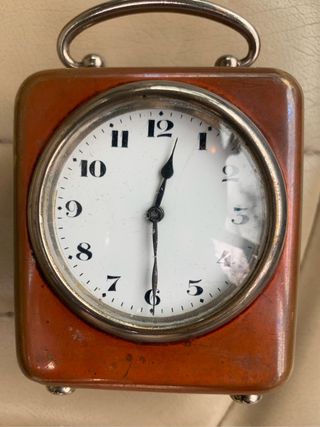 Reloj antiguo de mesa en Madrid en WALLAPOP