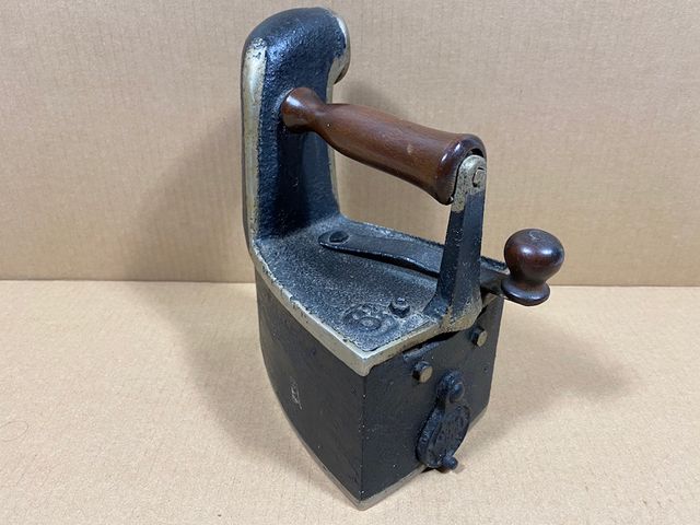 Plancha de carbón única. Aristas pulidas