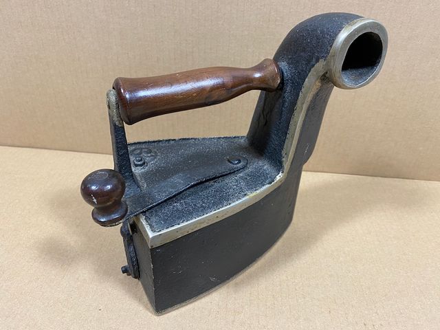 Plancha de carbón única. Aristas pulidas