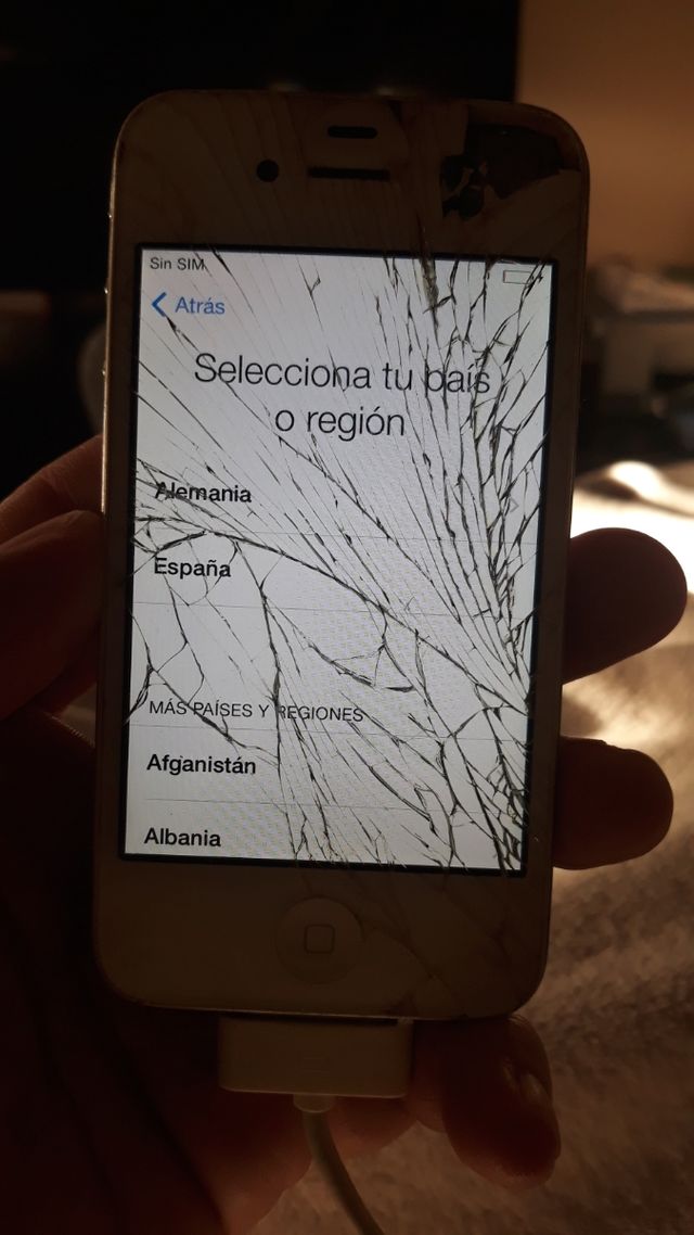 iphone 4 o 4S y cargador para el mismo