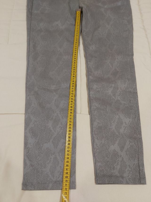 Pantalón T. 40 gris elástico de Cortefiel