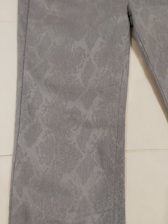 Pantalón T. 40 gris elástico de Cortefiel