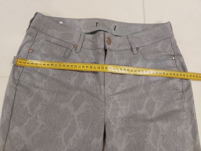 Pantalón T. 40 gris elástico de Cortefiel