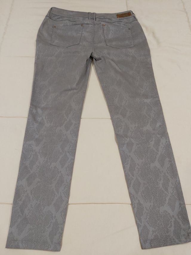 Pantalón T. 40 gris elástico de Cortefiel