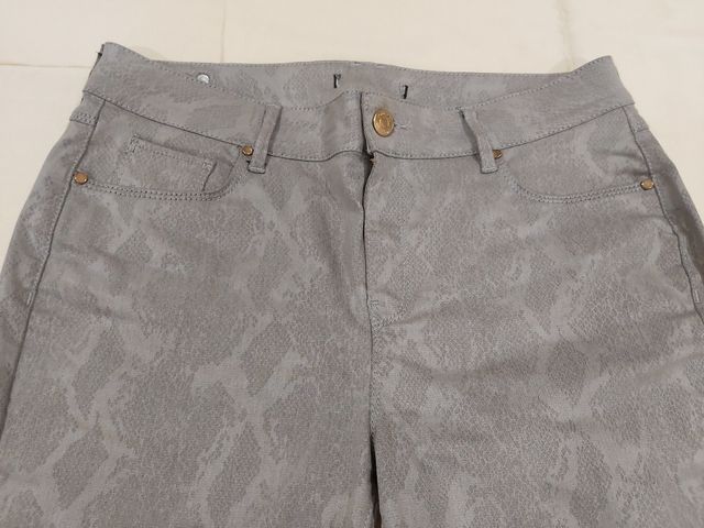 Pantalón T. 40 gris elástico de Cortefiel