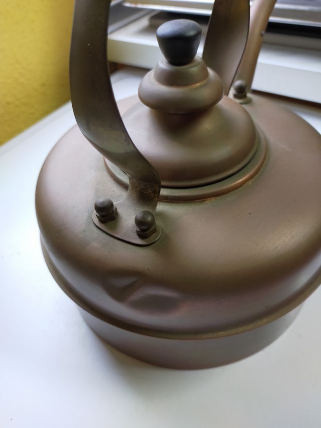 antigua tetera inglesa  registro cobre y bronce