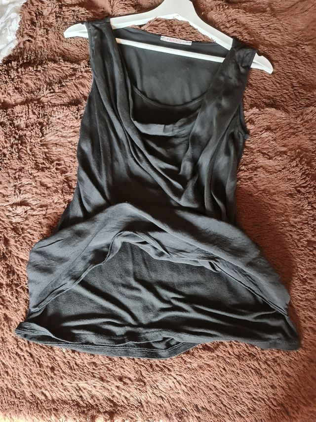 camiseta de chica negra. Talla S