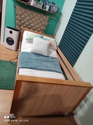 Cama electrica articulada elevable.