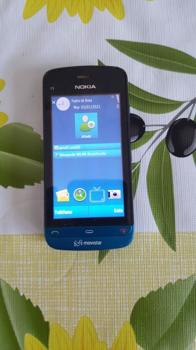 Nokia C5-03 + cargador