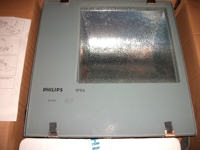 LAMPARA MUY POTENTE PHILIPS