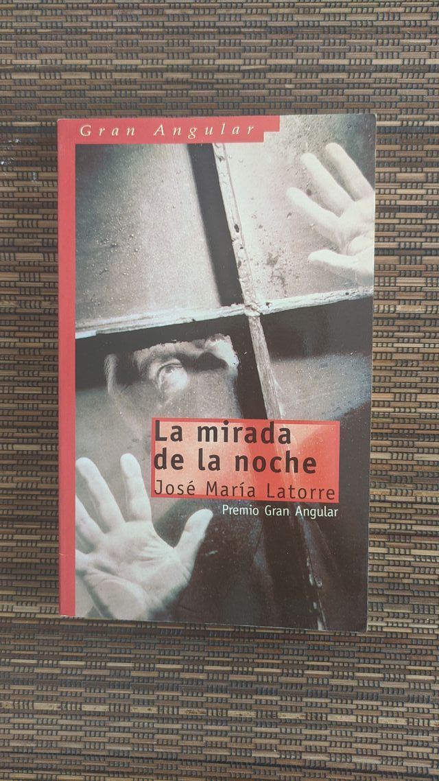 Libro La mirada de la noche. 12+ años
