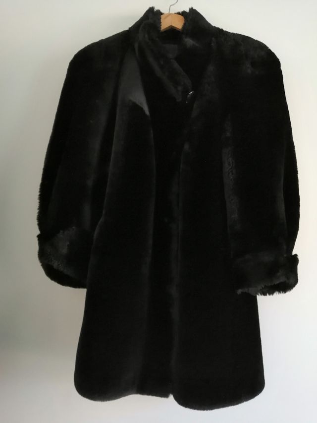 Abrigo pelo Negro