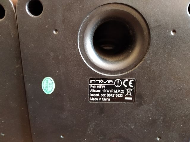 Dos altavoces pequeños