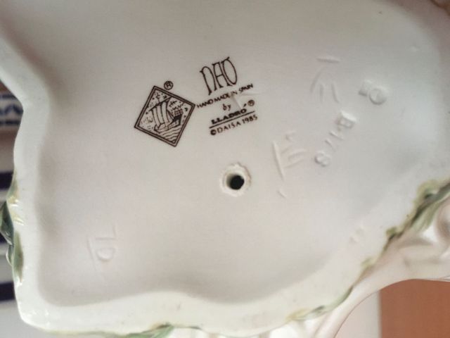 Señorita campestre ramo Nao by Lladró