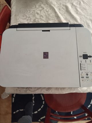 Impresora canon Pixma MP250 de segunda mano por 30 EUR en Figueres en  WALLAPOP