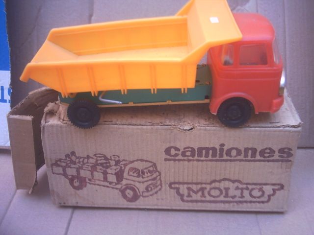 CAMION MOLTO 30 CM