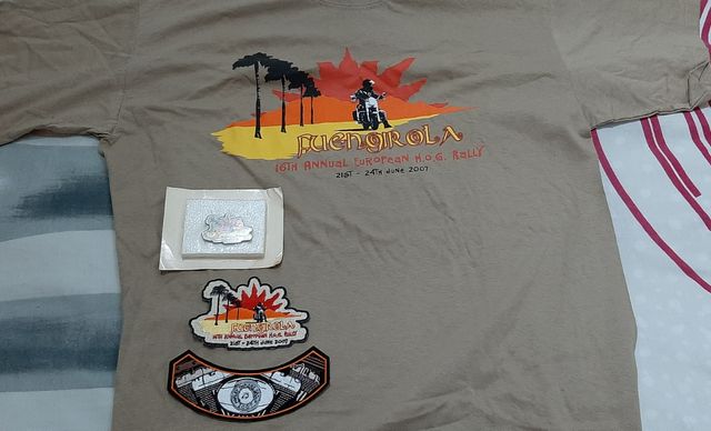 CAMISETA , PARCHES Y PIN HOG