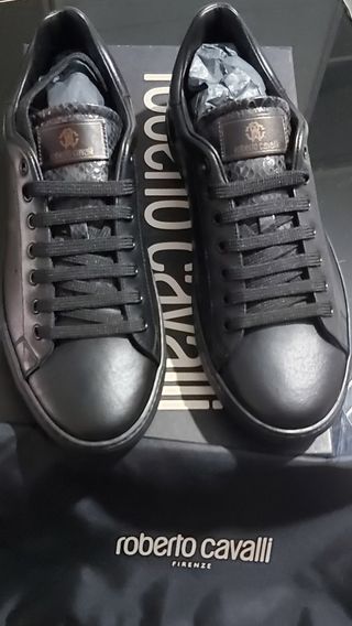 Zapatillas Roberto Cavalli\\/42 de segunda mano por 145 EUR en Las Palmas de  Gran Canaria en WALLAPOP