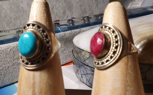 Anillos de plata y piedras