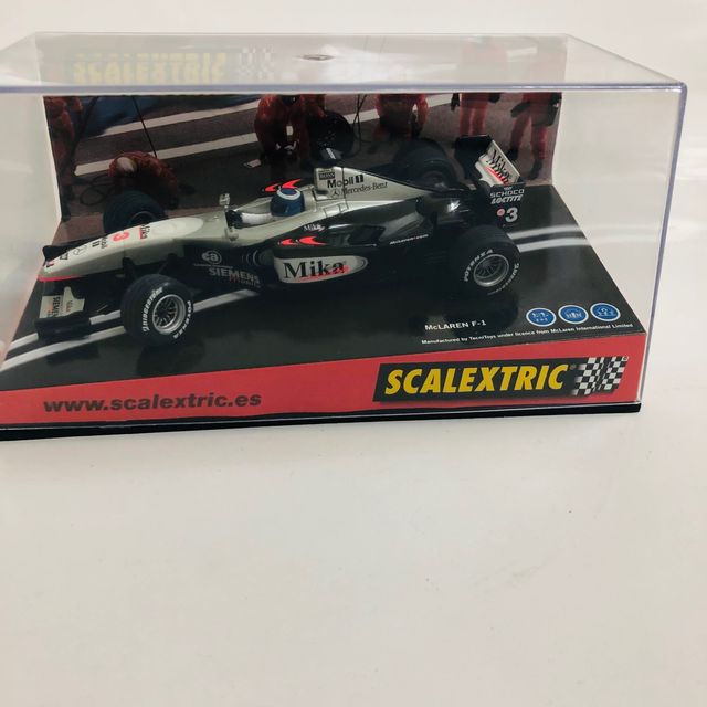 Ref. 6088 Scalextric McLaren Mercedes MP4-16 F1 Mi