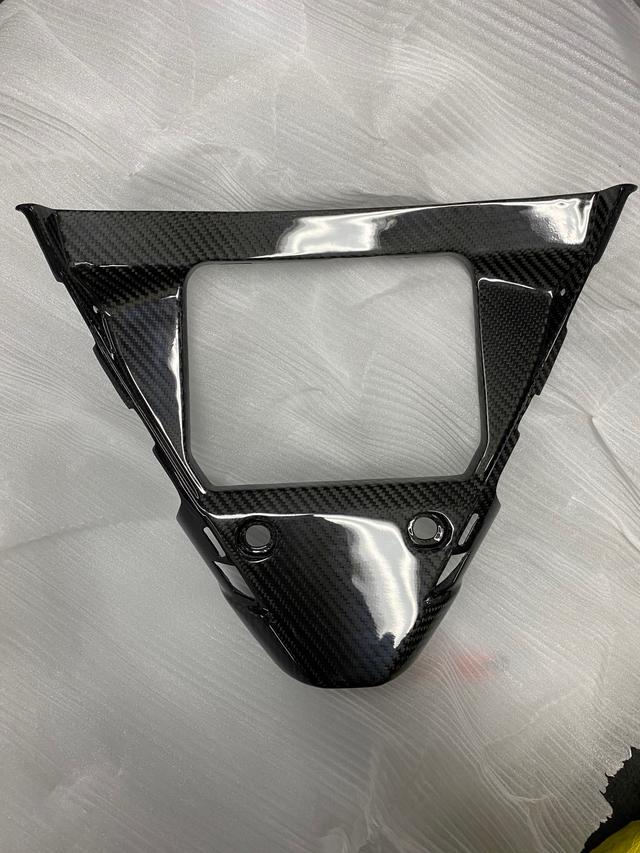 Cubre radiador aceite r1 r1m