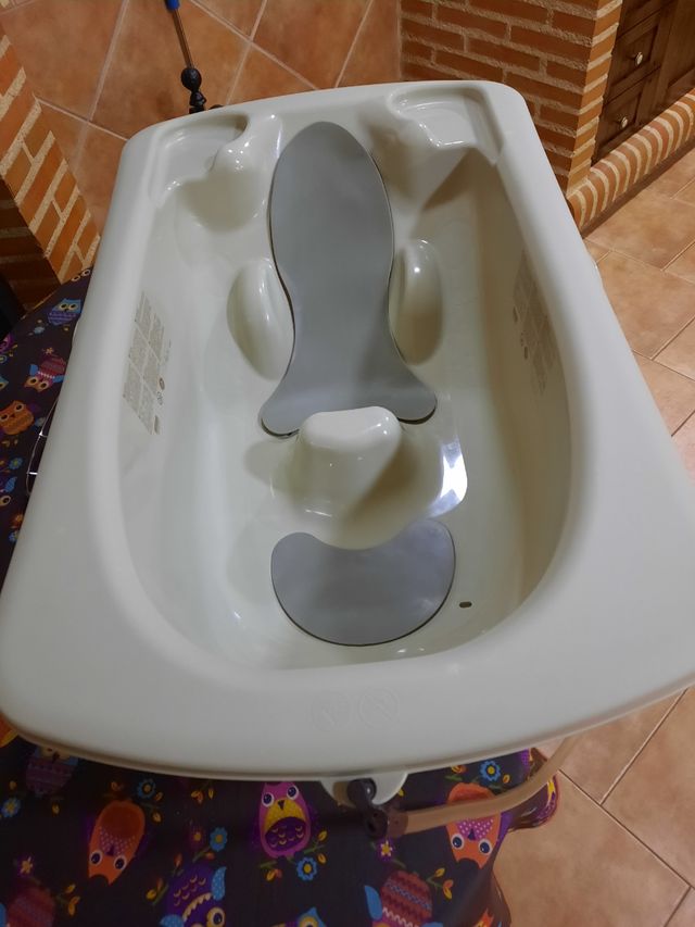 Bañera con cambiador Flip de Jané