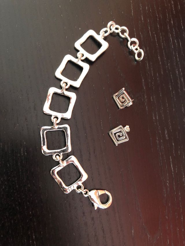 Orecchini e bracciale V&V