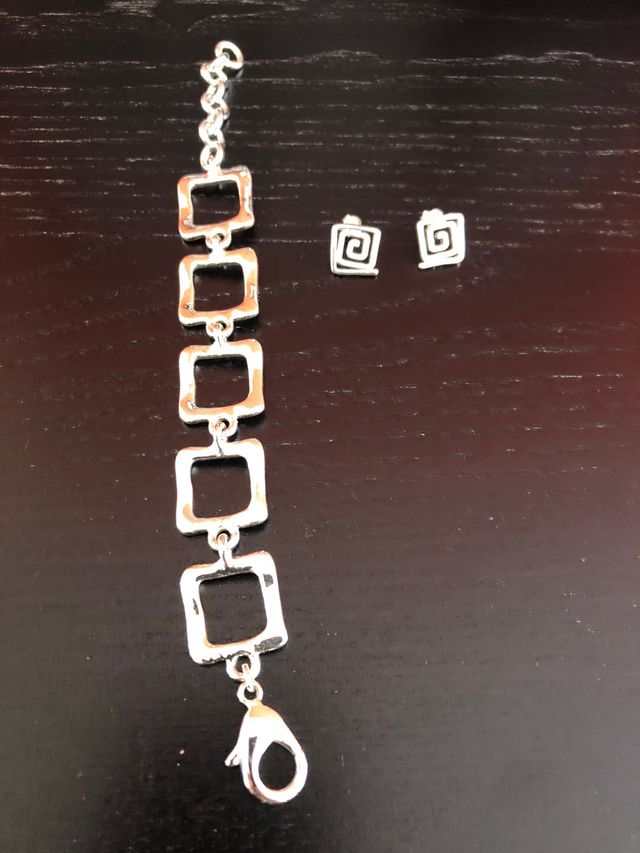 Orecchini e bracciale V&V