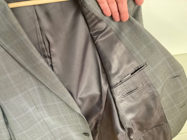 Traje gris cuadros chaqueta 48 pantalón 42