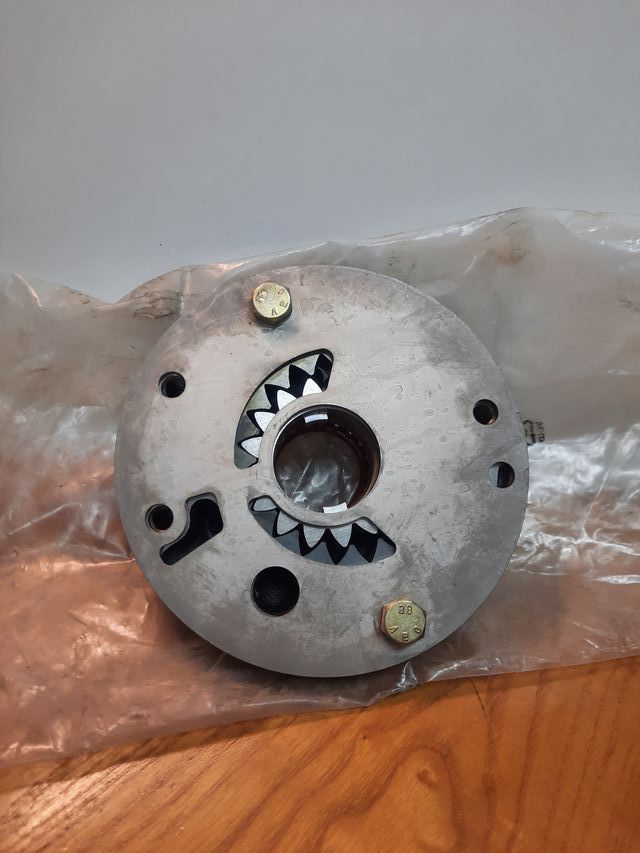 BOMBA DE ACEITE R2012770320