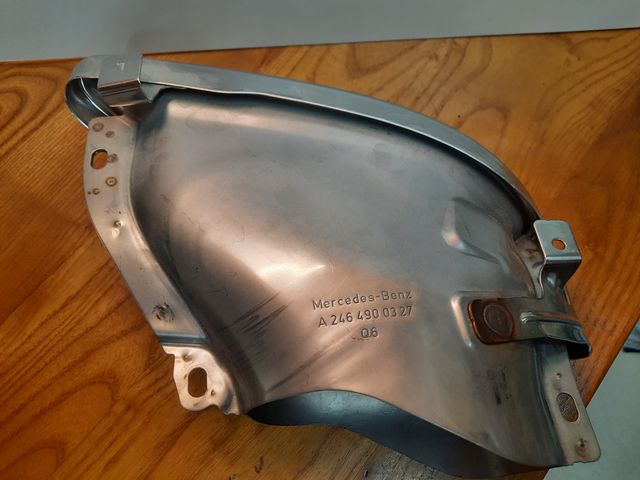 TAPA TRASERA ACERO TUBO ESCAPE A2464900327