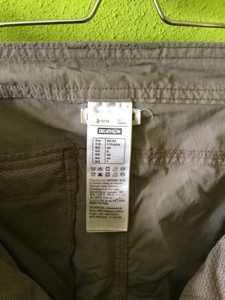 Pantalón desmontable niño\\/hombre de Decatlon de segunda mano por 10 EUR en  La Flecha en WALLAPOP