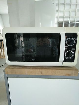 Microondas segunda mano en Massamagrell | WALLAPOP
