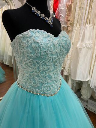 ALQUILER Vestido Quinceañera