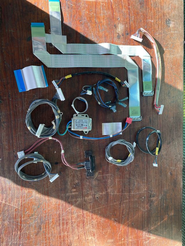 Cableado completo y tornillos TV LG 42LH7000