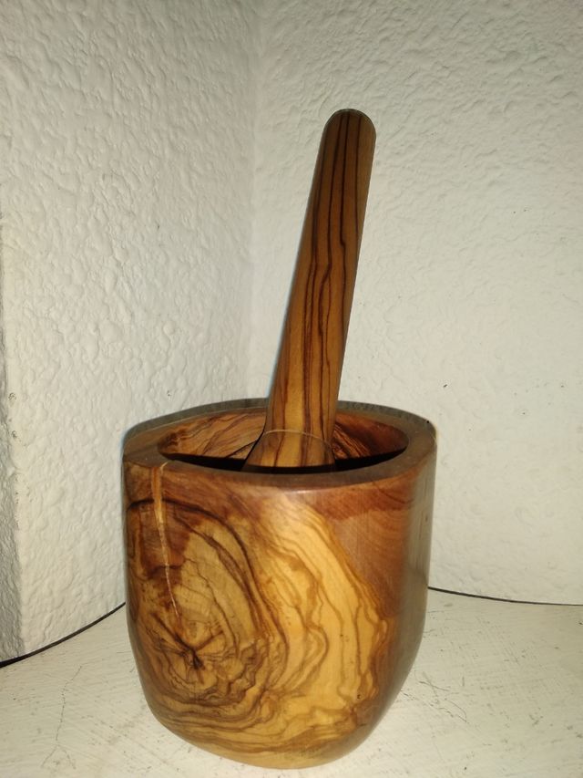 almidez de raíz de olivo.