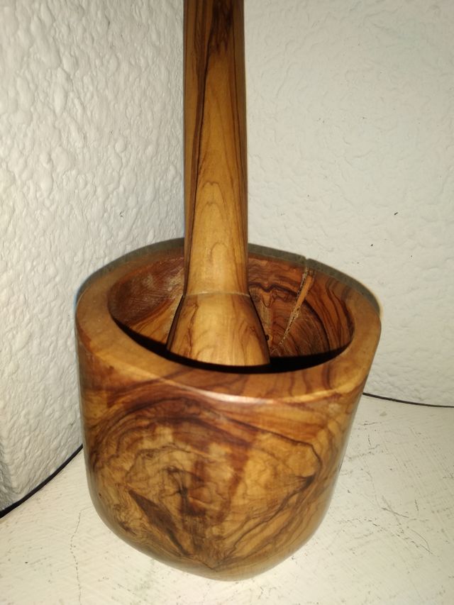 almidez de raíz de olivo.