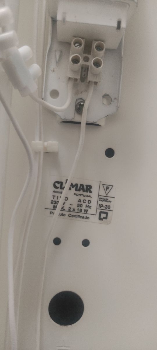 Plafón luz fluorescente