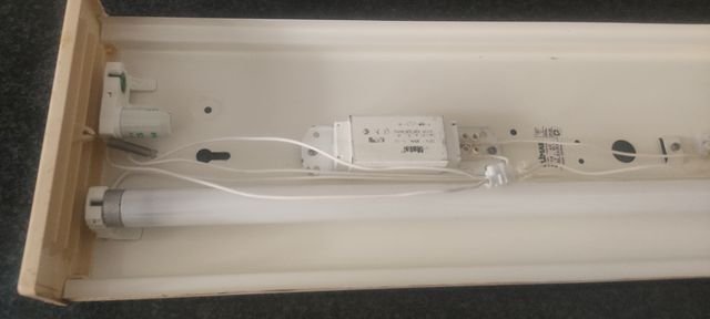 Plafón luz fluorescente